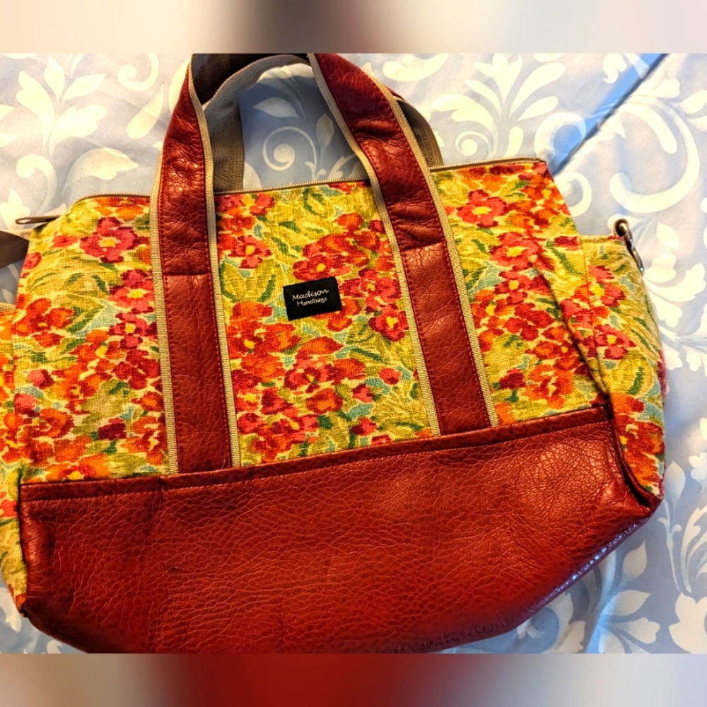 Cute colorful handbag like new